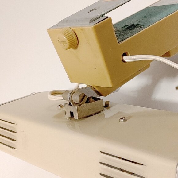 VINTAGE Metal Headboard 2-Way Adjustable 2-Bulb Lamp Consumers Distributing - Picture 2 of 9